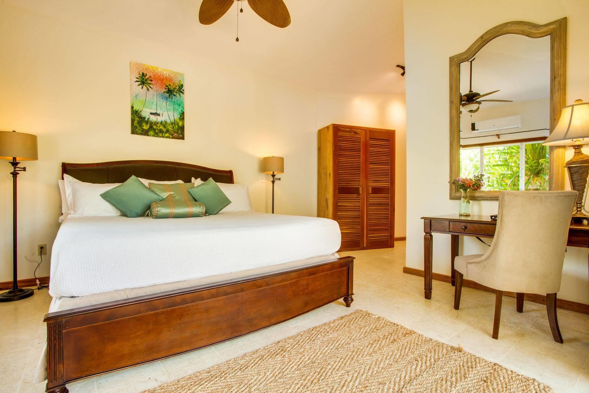 Hatchet Caye Island Resort (Adults Only) Placencia Extérieur photo