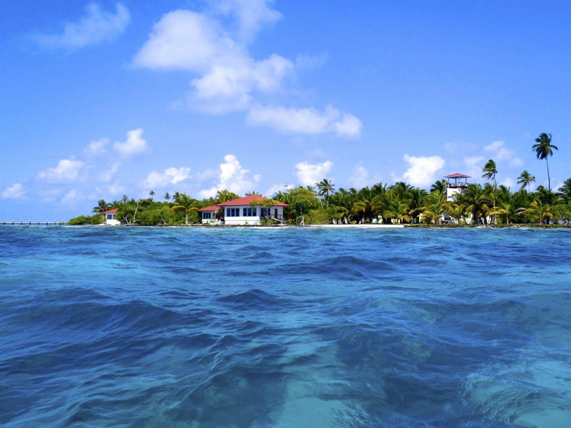 Hatchet Caye Island Resort Placencia Extérieur photo