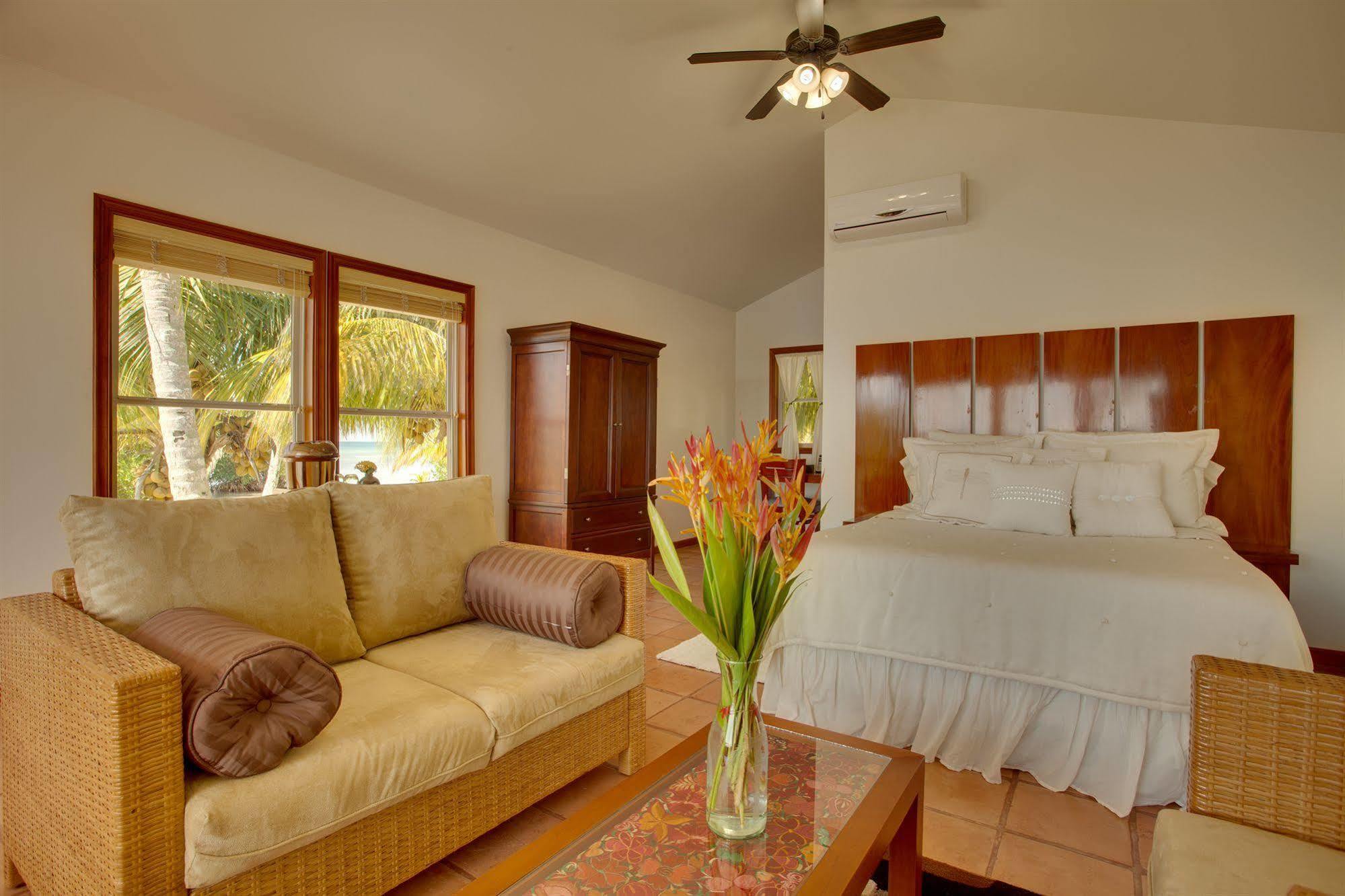 Hatchet Caye Island Resort (Adults Only) Placencia Extérieur photo