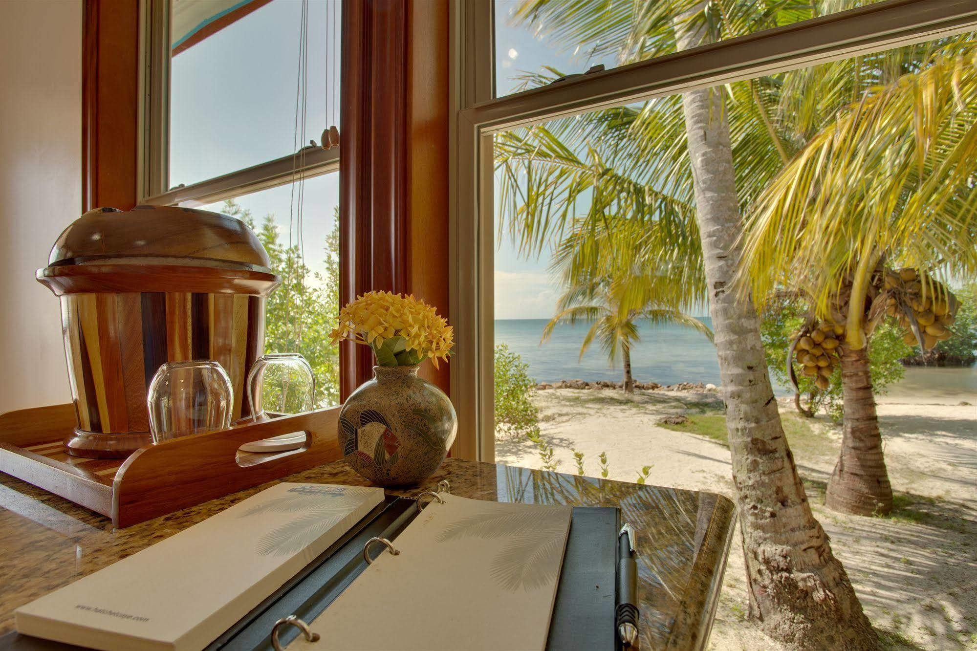 Hatchet Caye Island Resort (Adults Only) Placencia Extérieur photo
